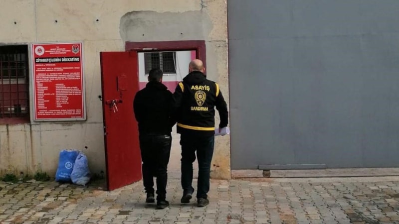 Balıkesir'de 27 yıl hapis cezası bulunan şahıs yakalandı