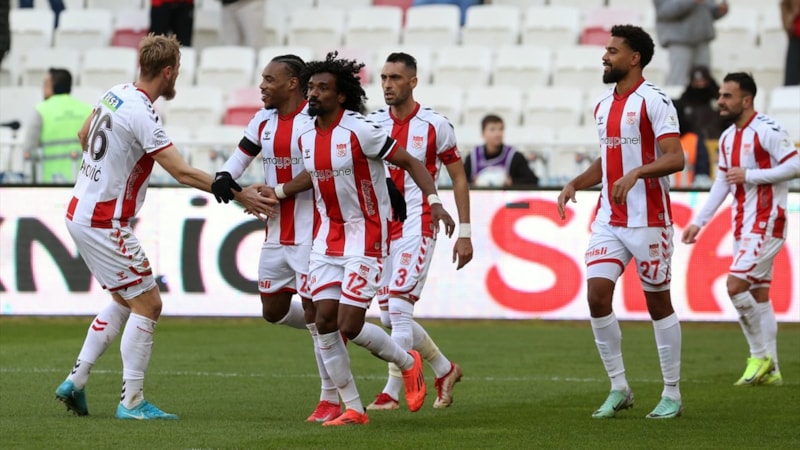 Sivasspor galibiyet hasretini 5 golle bitirdi