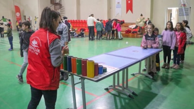 Diyarbakır'da çocuklar, sıfır atık bilinciyle kendi oyuncaklarını yapıyor