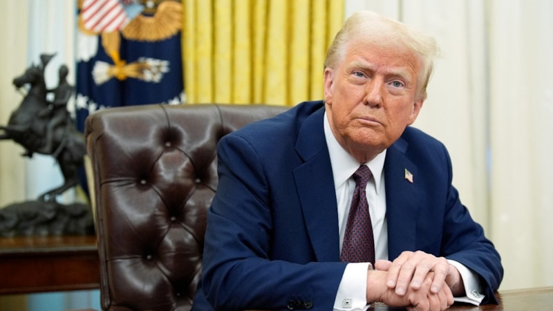 Kolombiya, düzensiz göçmenleri taşıyan ABD uçaklarının inişine izin vermedi