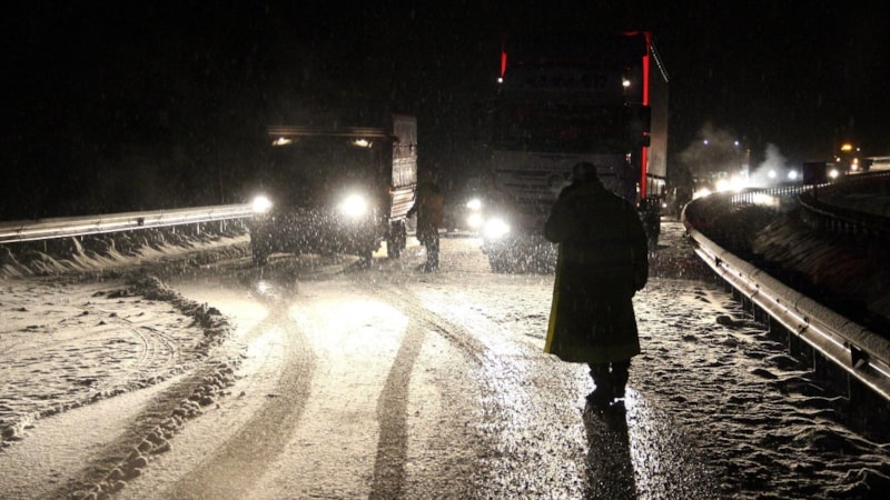 Erzincan'da kar ve tipi etkili oldu