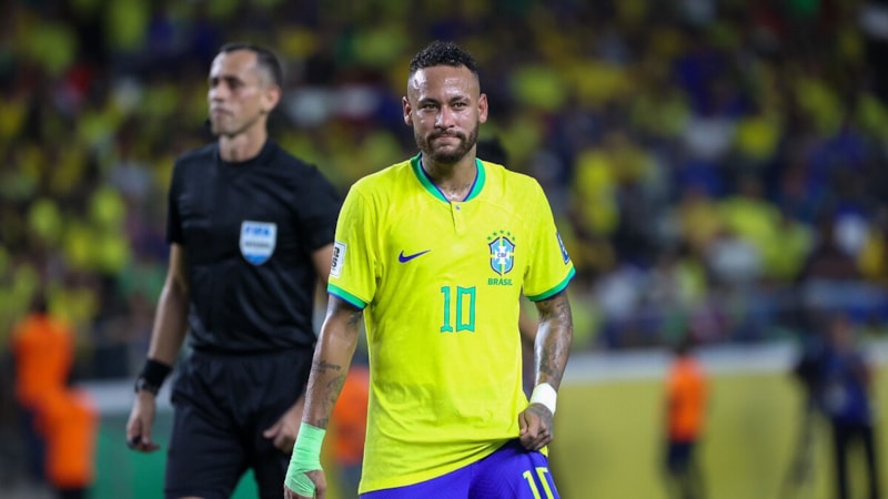 Santos, Neymar ile el sıkıştı