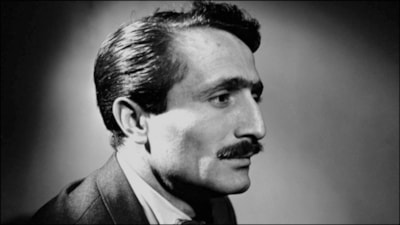 Üşüyorsan ceketimi al, günün en güzel saatleri bunlar dizelerinin sahibi şair:  Özdemir Asaf