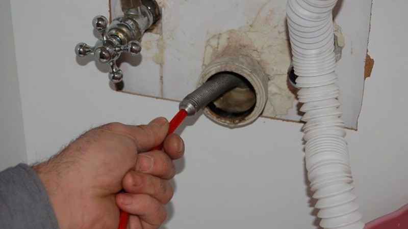 Tesisatçı çağırmadan önce bunu deneyin: Tıkalı gideri anında açıyor