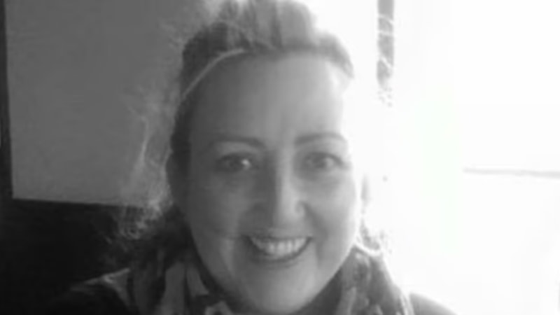 İngiltere'de 18 yaşındaki oğlu tarafından korkunç şekilde öldürüldü