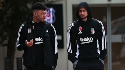 Alex Oxlade-Chamberlain, Vitor Pereira'nın yakın markajında