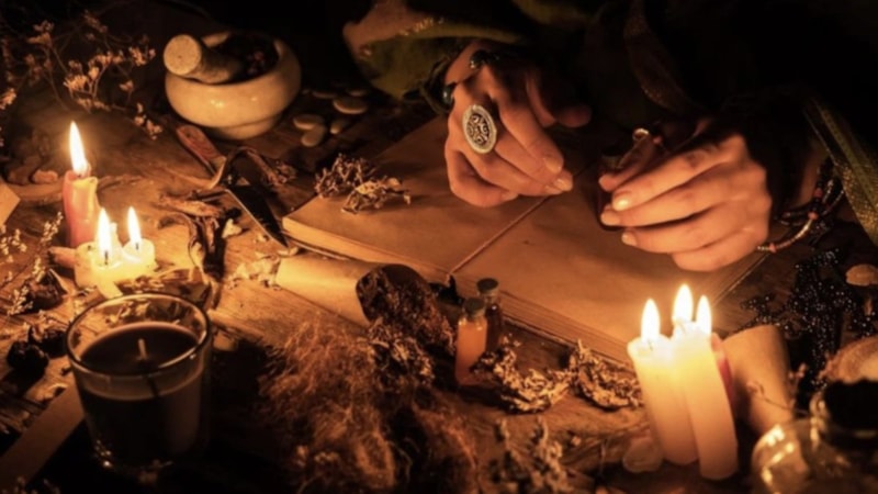 İstanbul'da fal baktırma hayali kabusa döndü: Sahte medyum ölümle tehdit etti