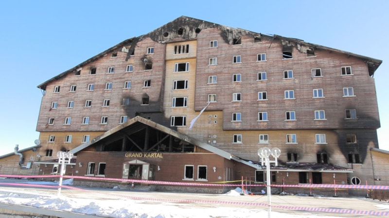 Çalışma ve Sosyal Güvenlik Bakanlığı müfettişlerinden yanan otelde inceleme