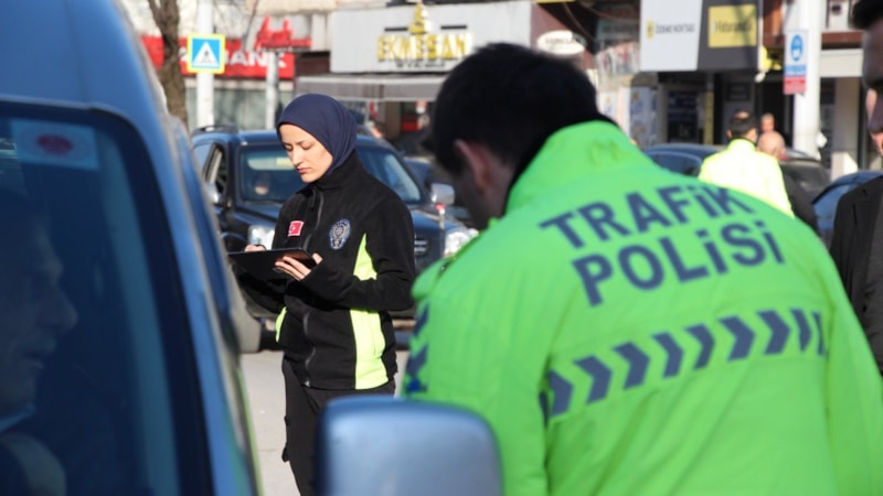 Sakarya'da polis ekiplerinden trafik denetimi