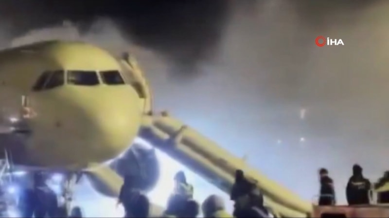 Güney Kore’de havalimanındaki yolcu uçağında yangın