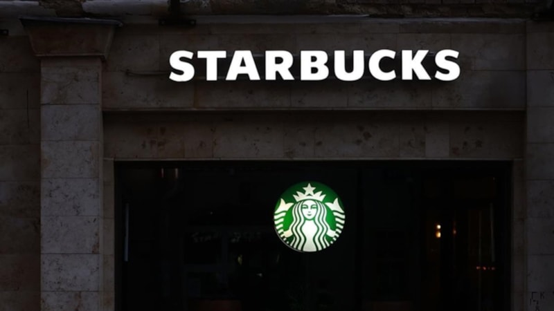 Starbucks'ın satışları, son çeyrekte de düşmeye devam etti