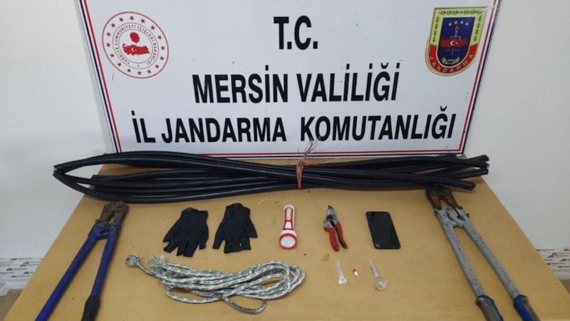 Mersin'de kablo hırsızları yakalandı
