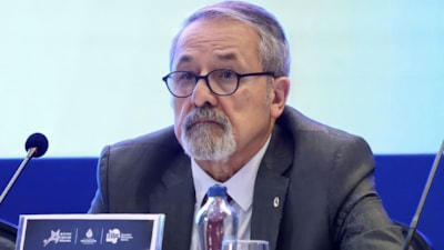 Kayseri'de beton firmasının reklamı Naci Görür'ü çileden çıkardı