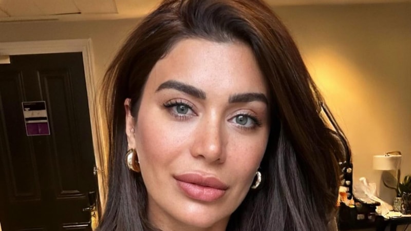 Ebru Şancı Öztürk İngiltere'de markete gitti!! Bir paket üzümün fiyatını görünce şaşırdı