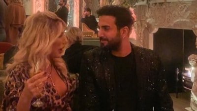 Seda Sayan aşk tatillerine doymuyor! Eşi Çağlar Ökten ile Yunanistan'a gitti