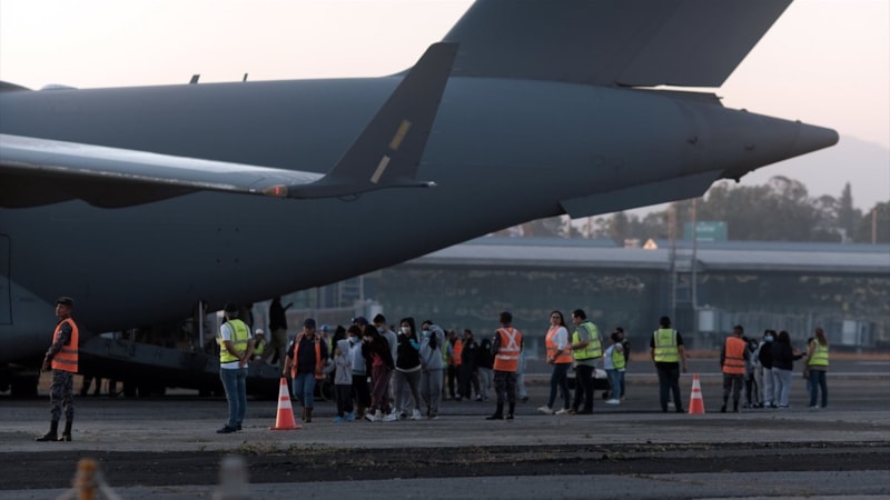 ABD'den sınır dışı edilen göçmenler Guatemala'ya gönderildi