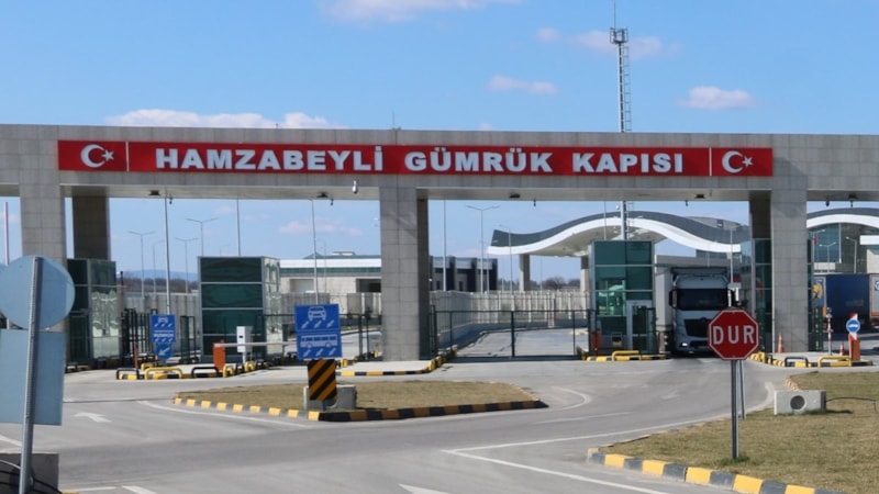 Edirne'de Türkiye'ye giriş yapan araçtan 11 kilo esrar çıktı