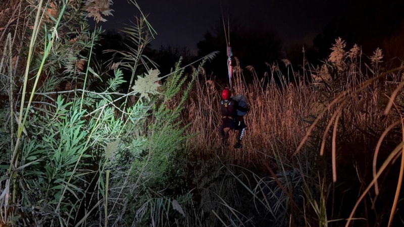 Antalya'da bataklıkta mahsur kalan kadın 4 saat kurtarılmayı bekledi