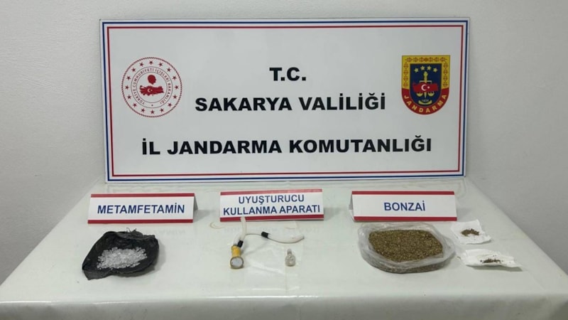 Sakarya'da uyuşturucu operasyonu: 3 kişi tutuklandı