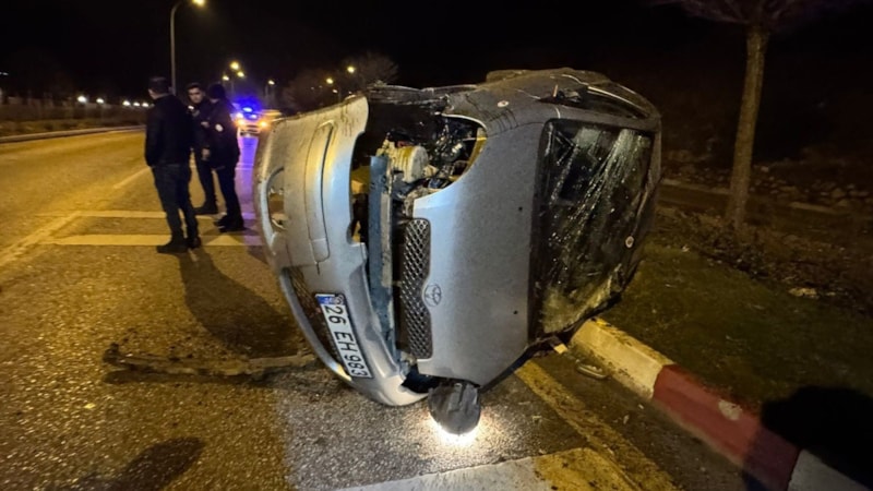 Bilecik'te takla atan araçtan burnu bile kanamadan çıktı