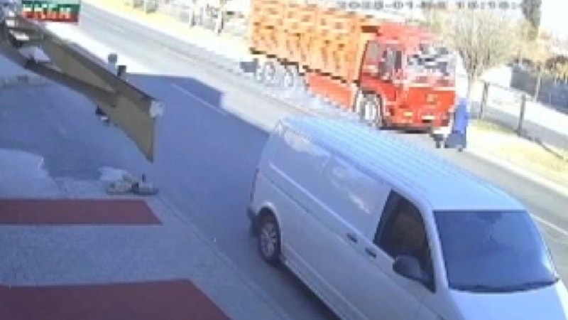 Şanlıurfa’da kamyonun çarptığı kadın öldü