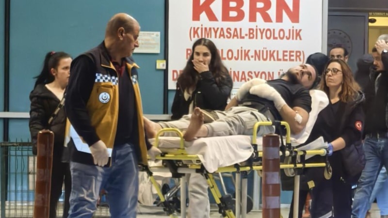 Bursa'da kediden korkarak camın üzerine düşen genç yaralandı