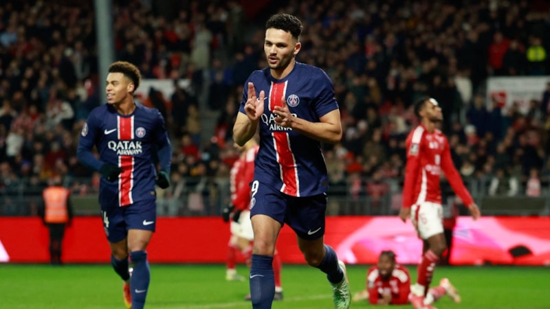 Paris St Germain deplasmanda Brest'i 5 golle devirdi