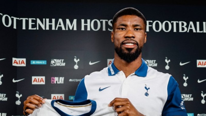 Fenerbahçe ve Galatasaray'ın istediği Kevin Danso, Tottenham'a transfer oldu