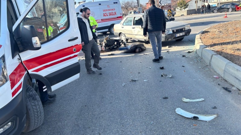 Kırşehir'de motosiklet ile otomobil çarpıştı: 1 ölü, 1 yaralı