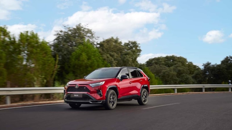 Toyota, RAV4 GR Sport modelini Türkiye'de satışa çıkardı