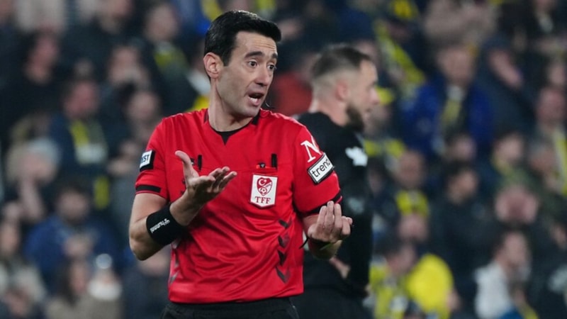 Hakem yorumcuları Fenerbahçe - Rizespor maçını değerlendirdi