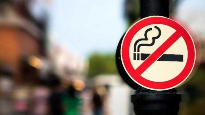 Yürürlüğe girdi: Yollar, parklar ve meydanlarda sigara içene ceza yolda!