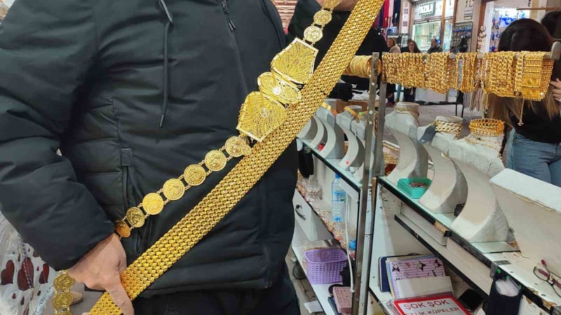 Kahramanmaraş’ta düğünlerde takılan kemerin imitasyonu 1.000 TL