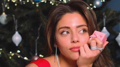 Kızılcık Şerbeti’nin Doğa’sı Sıla Türkoğlu'nun kaşları sarıya boyandı