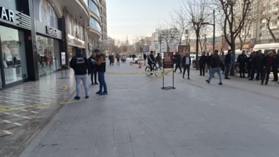 Batman'da iş merkezinin 7'nci katından düşen genç kız hayatını kaybetti