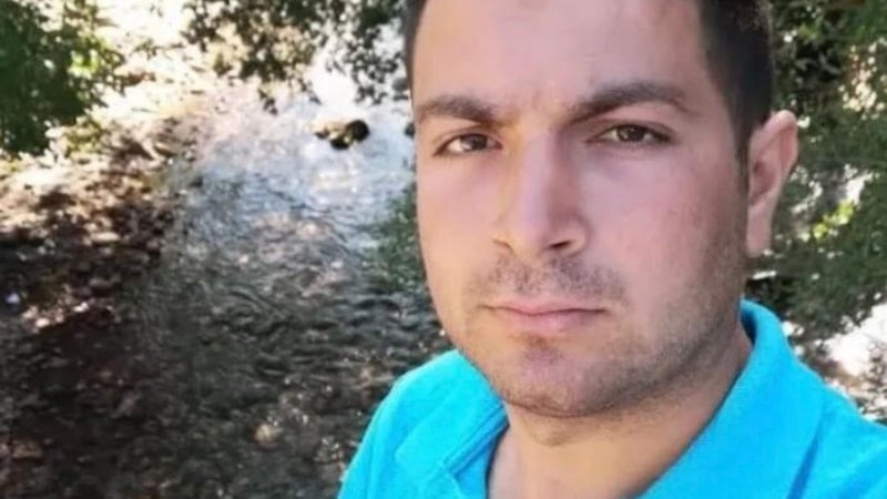 Antalya'da kepçe kovası işçiyi ezdi