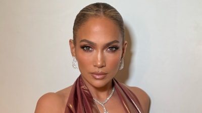 55 yaşındaki Jennifer Lopez'in genç kalma sırrı! Cesur pozları yine hayran bıraktı
