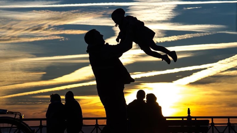 Araştırma: Haftanın belirli günleri daha mutlu hissediyoruz