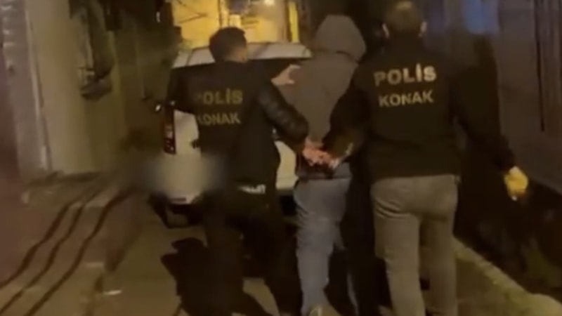 İzmir'de gizlenen uyuşturucular kümesten çıktı: 2 kişi tutuklandı