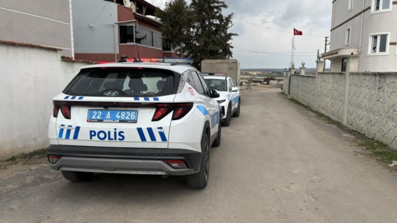 Edirne'de polisten kaçan 16 yaşındaki sürücü, evinin bahçesinde yakalandı