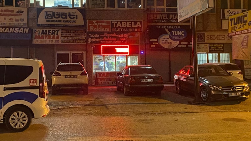Ankara'da komşu esnaflar arasında kavga: 3 kişi bıçaklandı
