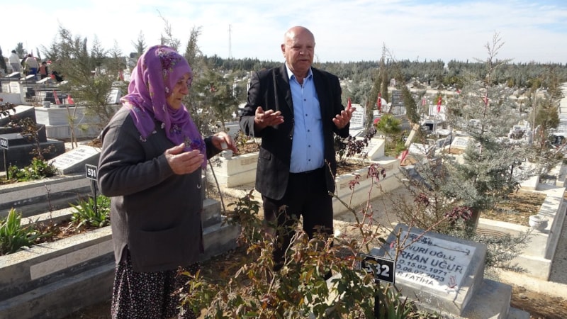 Malatya'da depremde 4 yakınını kaybeden çiftin acısı hala taze