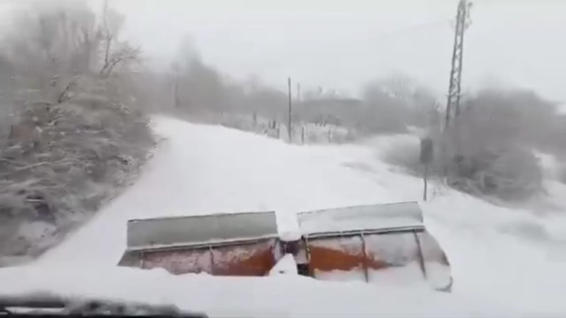 Elazığ'da kar yağışı sürüyor