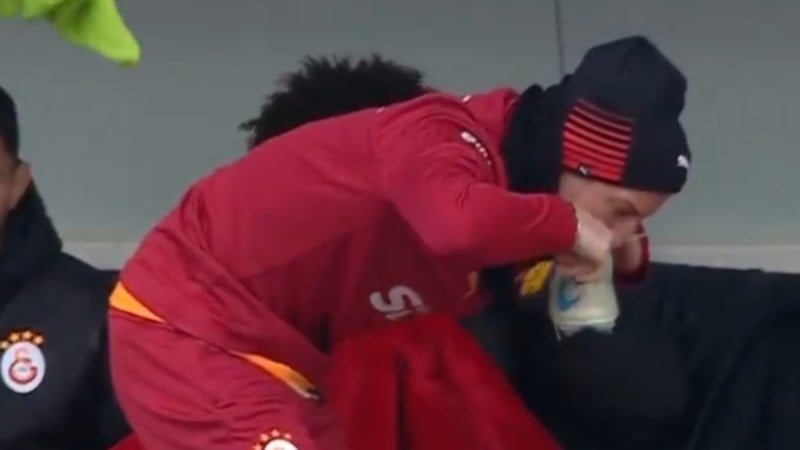 İlginç anlar! Dries Mertens, kramponlarını ısıttı