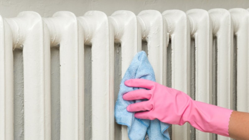 Ustaların sırrı ortaya çıktı: Sararan kaloriferleri kar gibi beyaz yapıyor