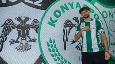 Konyaspor, Mehmet Kaya ile sözleşme imzaladı