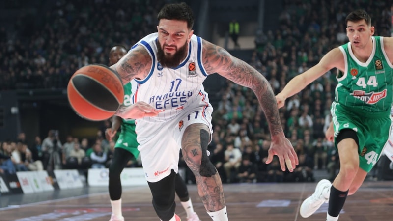 Panathinaikos, sahasında Anadolu Efes'i mağlup etti