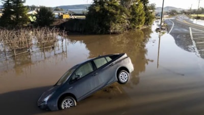 ABD'de Kaliforniya'da sel felaketi: 2 ölü