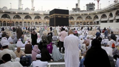 Suudi Arabistan duyurdu: Umre için menenjit aşısı zorunluluğu kaldırıldı