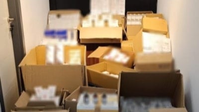 Antalya'da 5 bin 105 kutu kaçak ilaç ele geçirildi